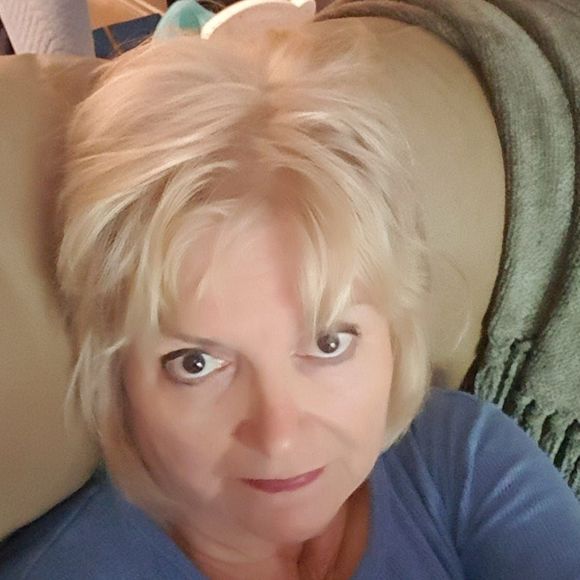 Meet your Posher, Vicki - Picture 1 of 1